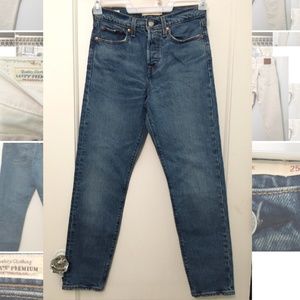 NEW Levi’s Wedgie Jeans
